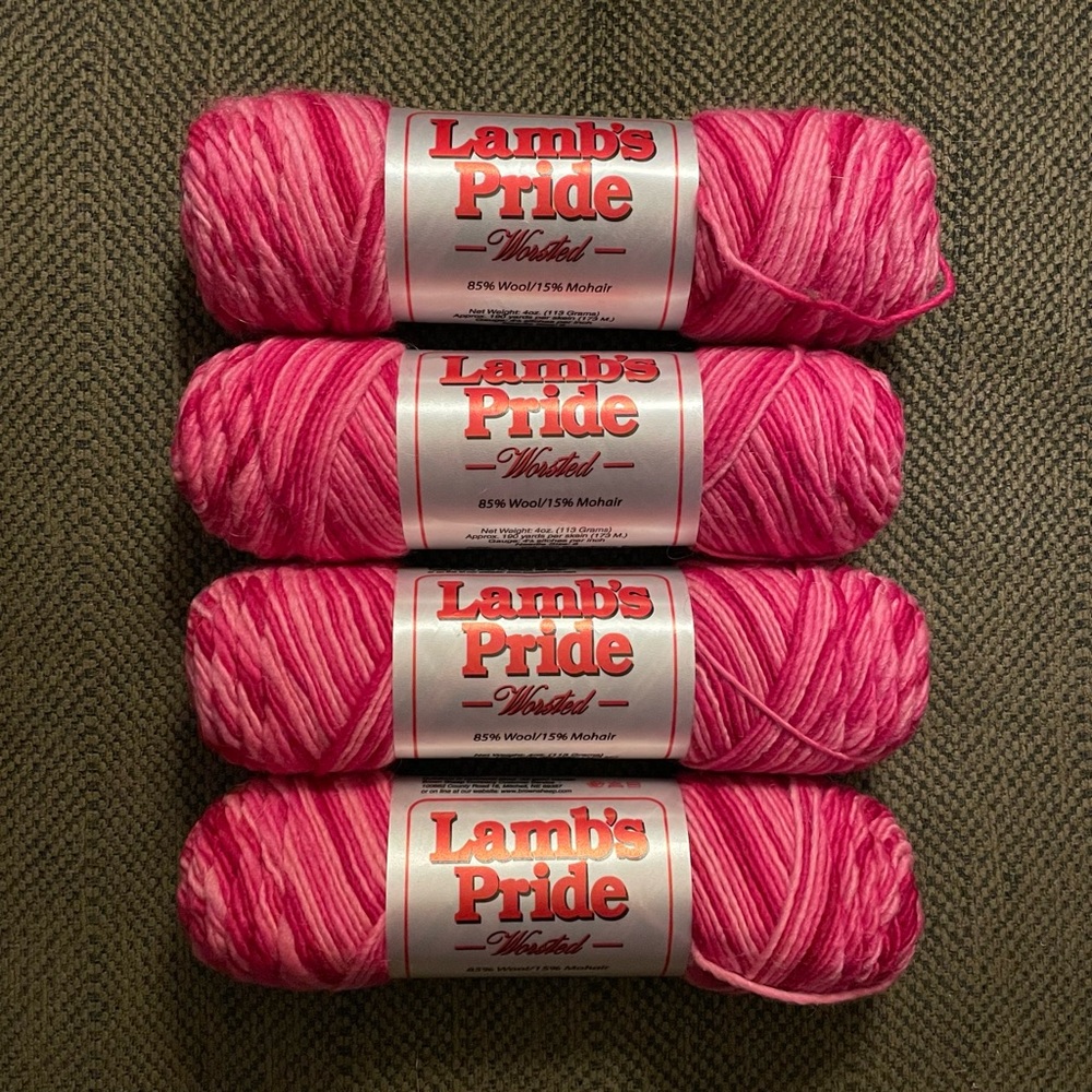 NWT Lambs Pride Worsted Wool / Mohair Yarn, 4 Skeins, Strawberry Smoothie
